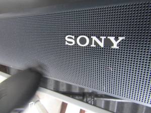 lot 50 image: Sony TV with remote 50 older model