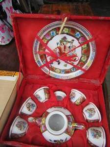 lot 53 image: Japanese miniature tea set includes 6 cups- tea pot- TRAY