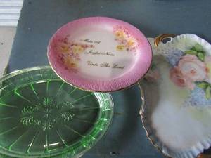 lot 61 image: Double handled dcor platter- wall plate - green glass oval platter