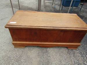 lot 97 image: 173816 cedar trunk chest, top needs minor repairs on back part