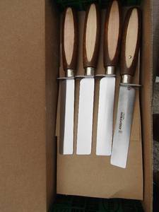 lot 107 image: Dexter Russell 8 piece knife set