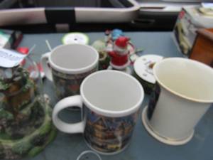 lot 118 image: Christmas lot includes coffee cups- table dcor- Santa trinket