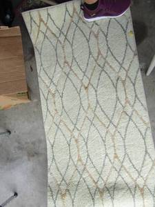 lot 130 image: Tan and grey slim hall runner in good condition-- 7 12 ft. 25