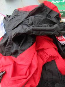 lot 138 image: XL Marlboro wind suit red and black in small red bag