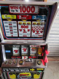 lot 7 image: Sizzling 7s gaming system, unknown working condition- 462119