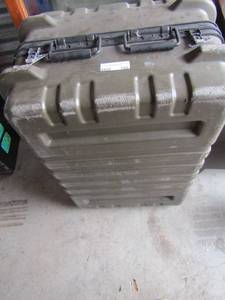lot 155 image: Very heavy duty green case on rollers in good condition