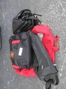 lot 204 image: Lot of luggage bags qty 5