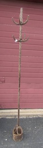 lot 15 image: solid iron 6 hook coat rack, made out of horse shoes