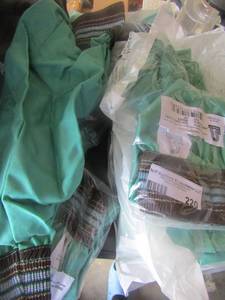 lot 220 image: LOT OF GREEN WORK SLEEVES