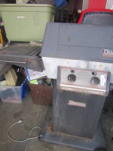 lot 226 image: DUCANE PROPANE GRILL USED COMES WITH PROPANE TANK