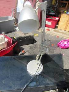 lot 243 image: 1 small silver desk top lamps