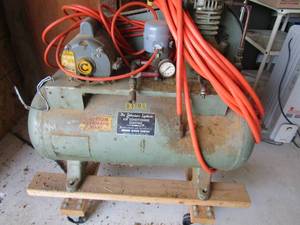 lot 1 image: Johnson system air conditioning control COMPRESSOR with hoses- serial # F7