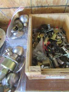 lot 63 image: large lot of key locks with keys and 2 used door knob sets