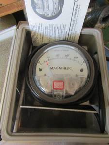 lot 74 image: magnehelic- max pressure 15psig in case  pressure gauges qty 2