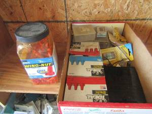 lot 90 image: large lot of wing nut wire connecters