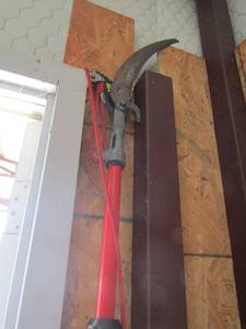 lot 104 image: pole saw