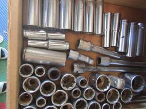 lot 109 image: large lot of sockets