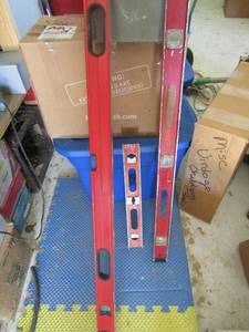 lot 123 image: various size hand help levels qty 3