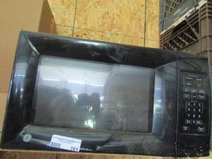 lot 161 image: black ge microwave used needs cleaned unknown working condition
