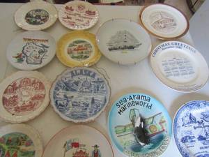 lot 27 image: large lot of state and holiday dcor wall plates