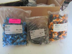 lot 32 image: box of direct drip figure PRESSURE COMPENSATOR EMMITT Plugs