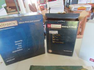 lot 36 image: Altronix Security access qty 2, see pics for more info