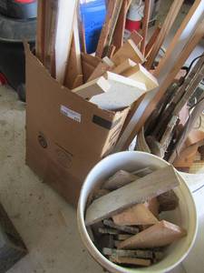 lot 177 image: large lot of cut pieces of wood 2 buckets and 1 box