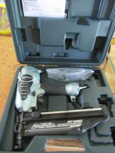 lot 48 image: Hitachi 2 - 12 in finish nailer in case appears to be new