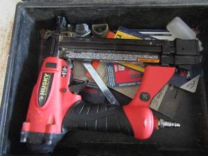 lot 53 image: Husky air nail gun