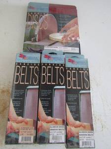 lot 55 image: Woodstock international sanding belts 1 in x 42 in and sanding discs 8in
