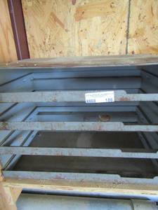 lot 186 image: 4 tier 4 draw metal shelf