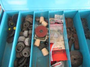 lot 189 image: large lot of metal and rubber washers