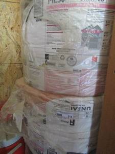lot 214 image: 2 rolls of pink insulation
