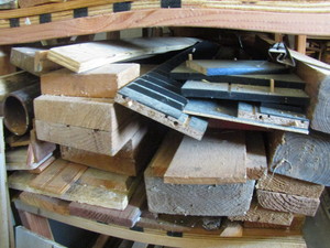 lot 267 image: shelves of wood pieces of varies sizes plus flashing