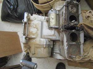 lot 285 image: MOTORCYCLE ENGINE  4 cylinder 550