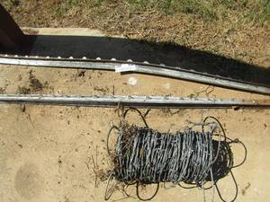 lot 291 image: tpost x2 plus barbed wire