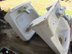 lot 294 image: bathrooms sinks x2 with faucets