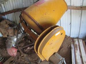 lot 301 image: CONCRETE Mixer by monarch