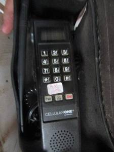 lot 342 image: Motorola, phone in a bag