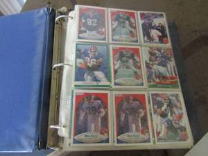 lot 352 image: BINDER of Sports cards football, fleer, 18 per page, 50 plus pages