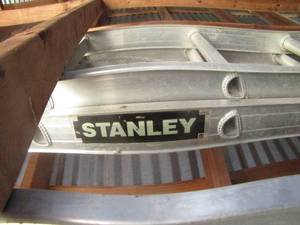 lot 380 image: Stanley 20 foot extension ladder