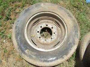 lot 362 image: 8 lug truck tire 16 inch