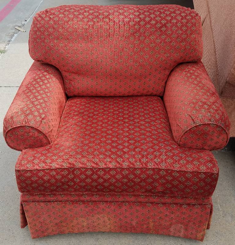 lot 13 image: SOFA CHAIR