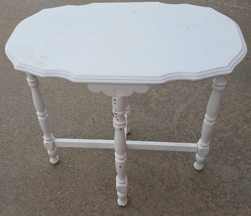 lot 6 image: VINTAGE SIDE  HALL TABLE