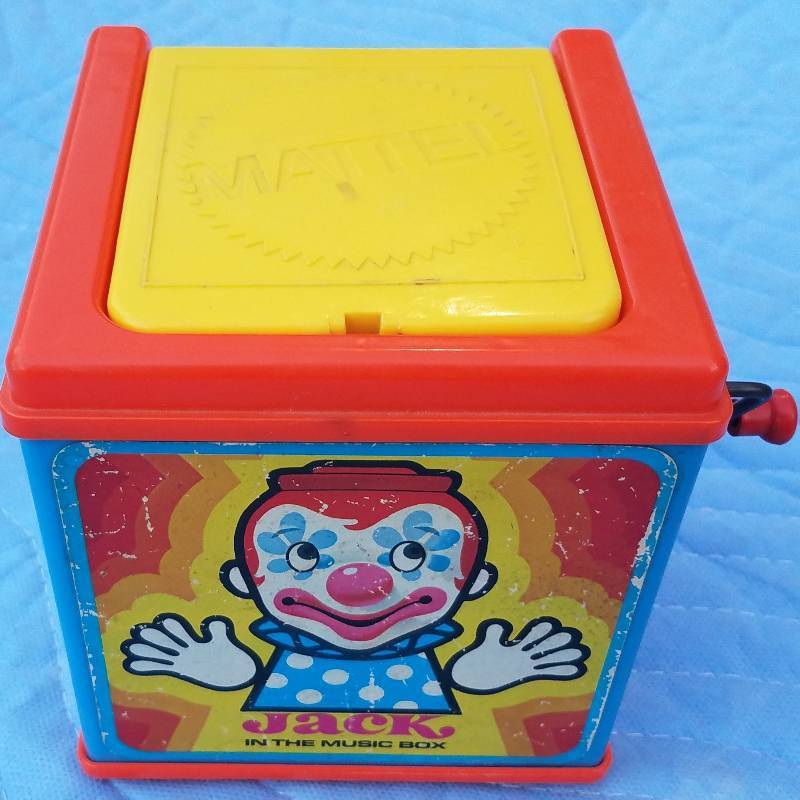 lot 12 image: VINTAGE 1976 MATTEL JACK IN THE MUSIC BOX TOYGAME