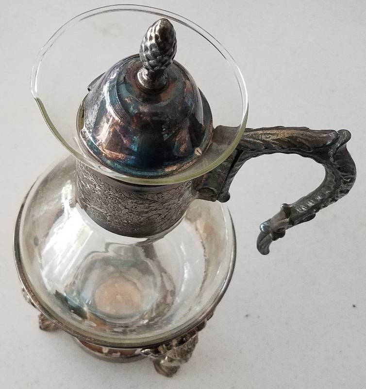 lot 26 image: VINTAGE SILVERPLATE AND GLASS TEA POT