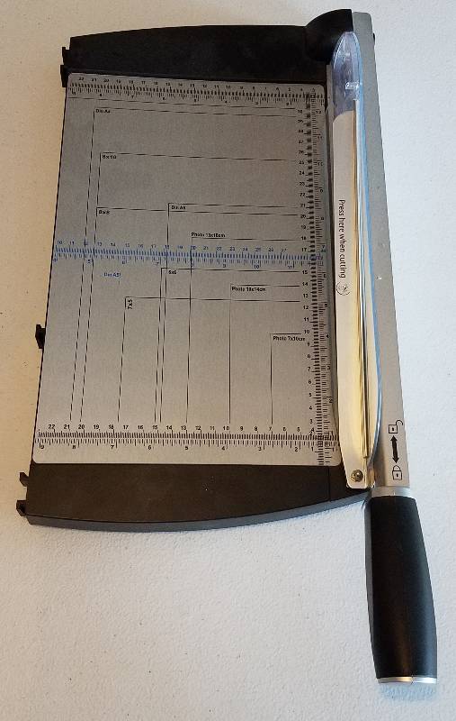 lot 34 image: PAPER CUTTER  CRAFTING