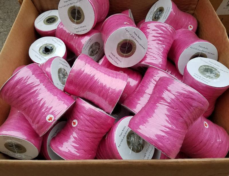 lot 121 image: NEW PAPER RAFFIA RIBBON
