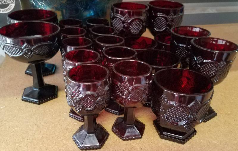 lot 47 image: VINTAGE AVON 1876 CAPE COD COLLECTION RUBY RED GLASSDINNER WARE