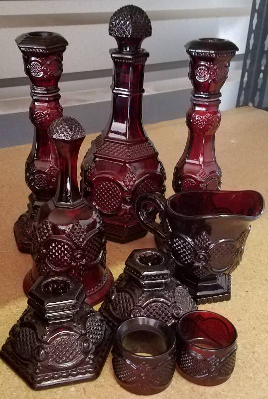 lot 48 image: VINTAGE AVON 1876 CAPE COD COLLECTION RUBY RED GLASS WARE